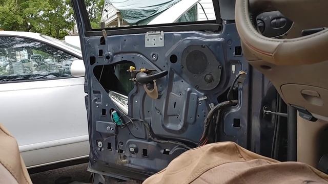 2002 Ford Expedition Door Panel Removal and Window Regulator Replacement смотреть онлайн