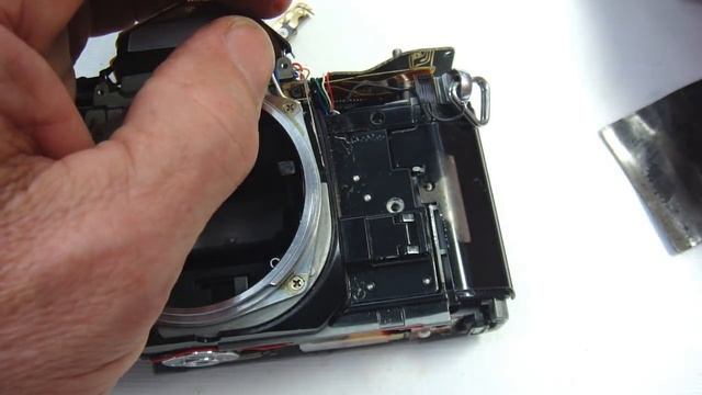 Fix Old Cameras: Canon A-1 Mirror Box Removal смотреть онлайн