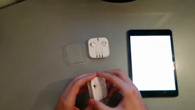 Как собрать в оригинальный кейс наушники Apple Earpods смотреть онлайн