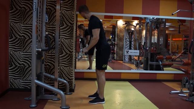 Разгибания каната на трицепс