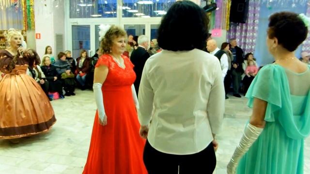 ВАЛЬСОВЫЙ КОНТРДАНС на Рождественском балу в Карачарове смотреть онлайн