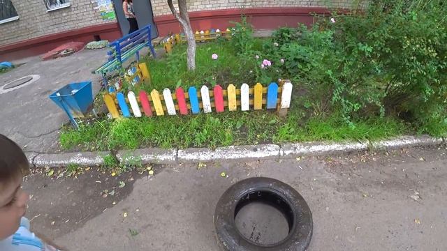 Раскладушка на ламелях. Попали под ливень. Щипцы для барбекю смотреть онлайн
