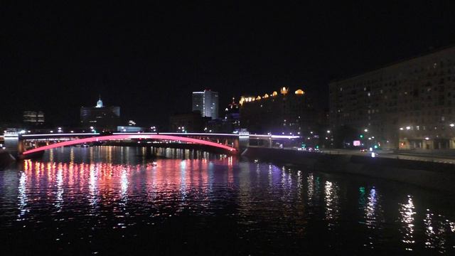 Метромост на Смоленской через Москву-реку в Москве смотреть онлайн