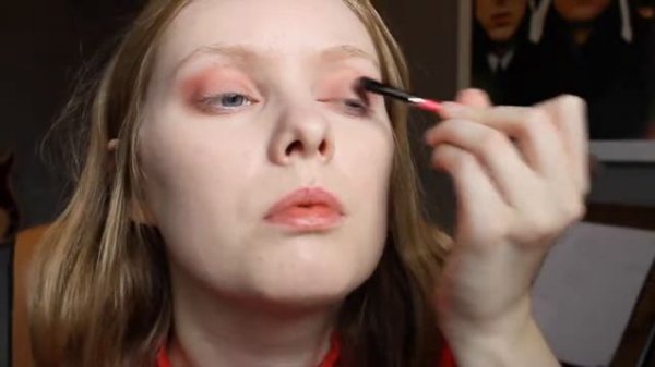 Red Mascara & Red Eyeshadow Make-up Tutorial