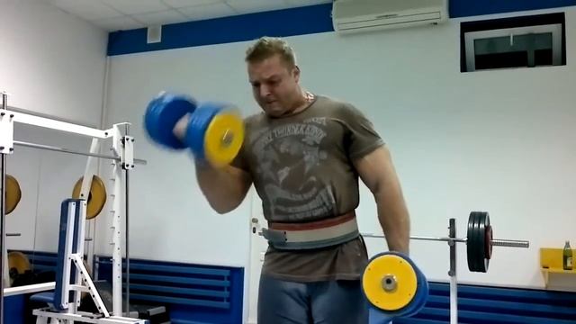 поочередный подъём гантелей стоя 24 кг смотреть онлайн