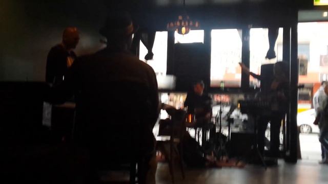 Phat Sparrow - Sunday Sessions - Jealous Guy смотреть онлайн