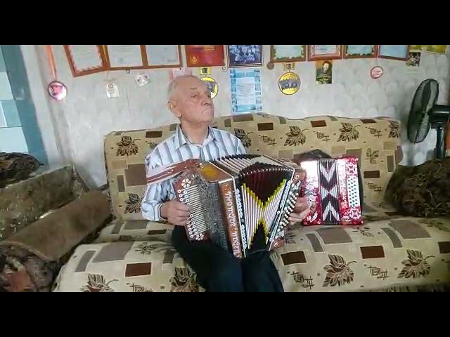 Играет Геннадий Лобанов