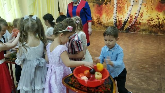 Праздник Осени. Группа 11 смотреть онлайн