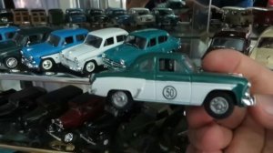 коллекция моделей в масштабе 1:43