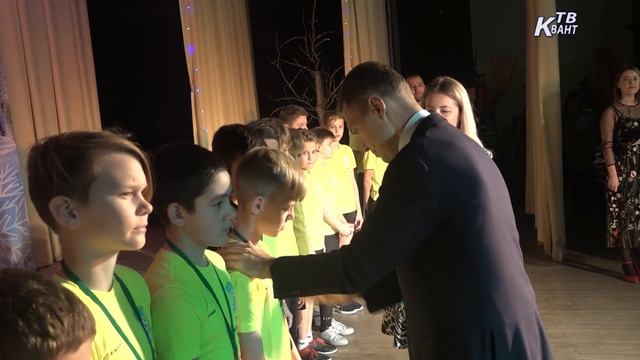 Две команды футбольного клуба «Авангард» удостоились наград Зарайск смотреть онлайн