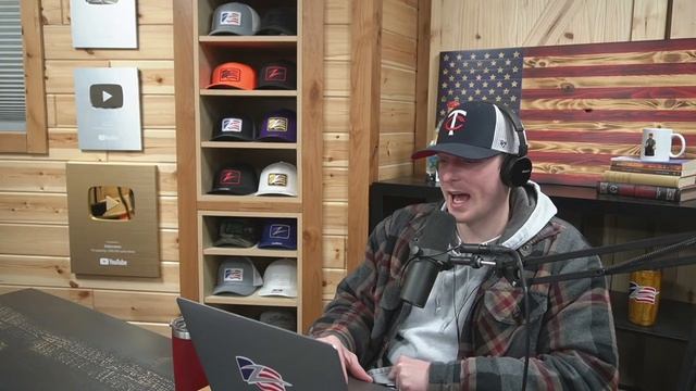 Stock Market Mayhem Continues, Alien Mother Ship, Chat GPT, Lindsay Lohan, NFL Trades and more смотреть онлайн