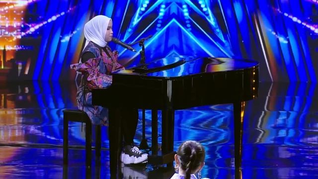 Simon Cowell’s GOLDEN BUZZER! Blind Singer Putri Ariani Performs on Indonesia’s Got Talent 2023! смотреть онлайн
