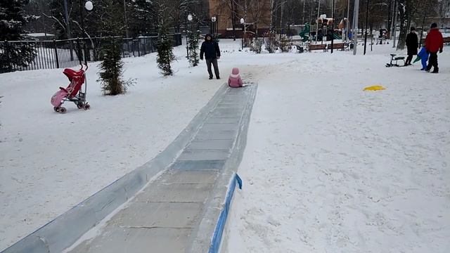 Ледяная горка - Winter Stories Ice Slide смотреть онлайн