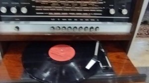 Романтика 105. Радиола перестроена на фм, новая игла в проигрывателе. Встроен блок фм, усб, блютуз