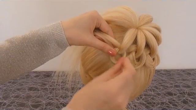 СТИЛЬНАЯ ПРИЧЕСКА СВОИМИ РУКАМИ - ПРИЧЕСКА НА ВСЕ СЛУЧАИ! смотреть онлайн
