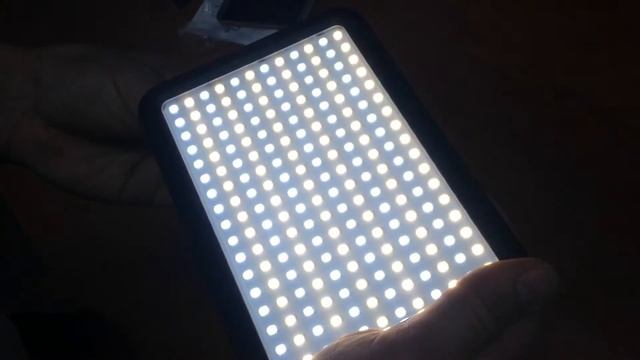 Светодиодный накамерный свет Triopo TTV-204 LED смотреть онлайн