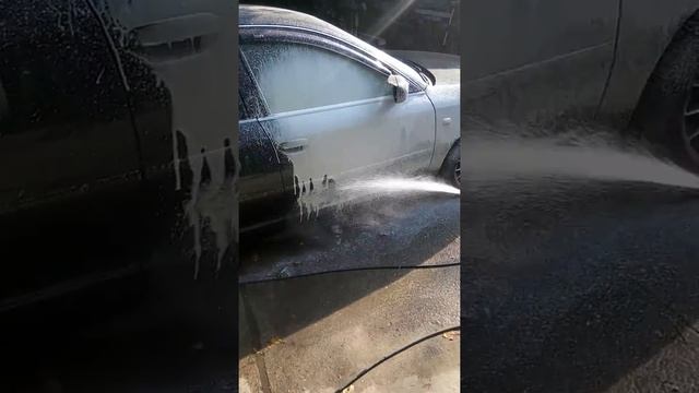 Сравнение аналогового пеногенератора с пенной насадкой KARCHER смотреть онлайн