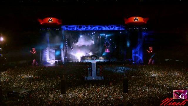 AC⁄DC - Thunderstruck.