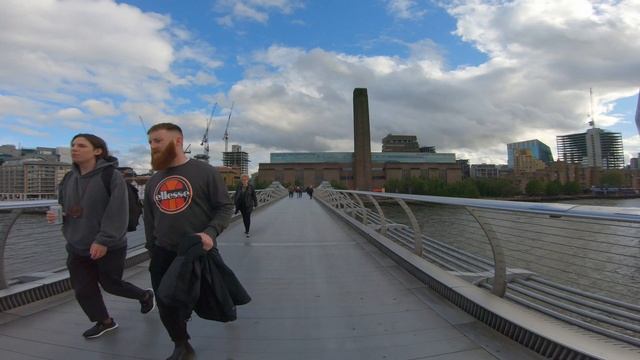 Walking Over The AMAZING Millennium Bridge In LONDON | 4K Walk