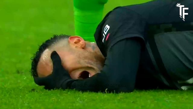 ТРАВМЫ которые УНИЧТОЖАЮТ карьеру НЕЙМАРА ? смотреть онлайн