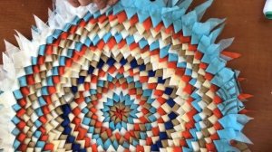 398. Коврик кругляш из треугольников. Идея утилизации старья.