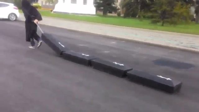 Гробы возле здания правительства Иркутской области смотреть онлайн