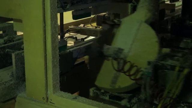 Пильный автоматический центр, распил профиля, фрезеровка сливных отверстий смотреть онлайн