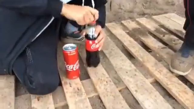 реакция колы на ментос смотреть онлайн