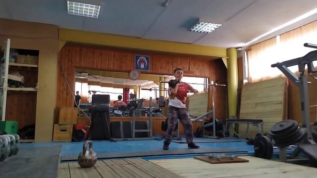 Эргашов Саид 11лет, толчок 6 кг, 78 подъёмов, 2 мин. 21 сек.
