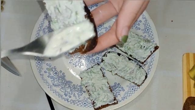 ТОПОВЫЕ БУТЕРБРОДЫ со ШПРОТАМИ. Быстрый и вкусный рецепт. смотреть онлайн