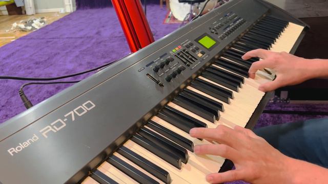 RD-700 88-Key Digital Stage Piano смотреть онлайн