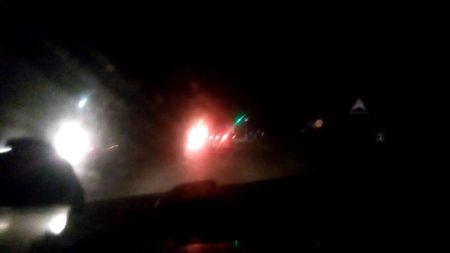 Гаишник ночью едет без мигалки областном трассе в Чимкент. смотреть онлайн