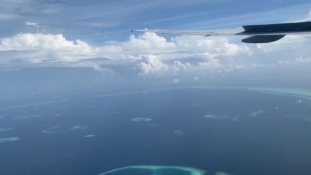 LANDING IN VELANA INTERNATIONAL AIRPORT MALE MALDIVES BOEING-777-300ER AEROFLOT SU320 12.10.2022