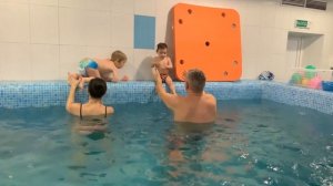 Ныряем с бортика в бассейн -Обучение плаванию в бассейне в Минске для детей (Курсы,Секция,занятия)