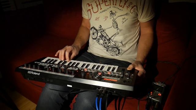 Roland JD-Xi synthesizer | First pattern & demo смотреть онлайн