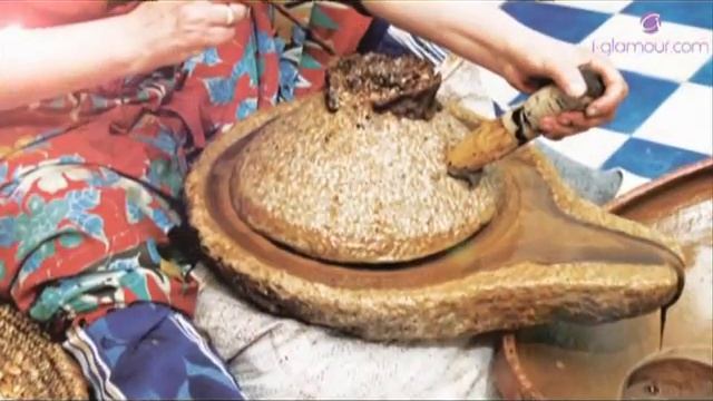 Learn all about the Macadamia Natural Oil hair care from i-glamour.com смотреть онлайн