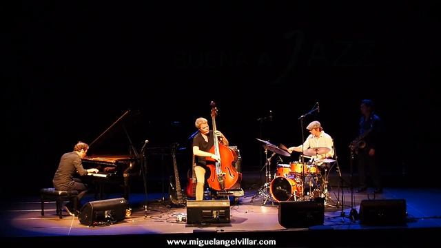 Kyle Eastwood Live Spain | Torrevieja Suena a Jazz смотреть онлайн