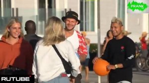 ПРАНК. МОЖНО ПОТРОГАТЬ ТВОИ АРБУЗИКИ