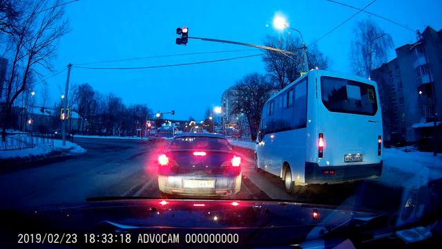 Поворот покажи на перекрестке. Смоленск. Езда без правил. смотреть онлайн