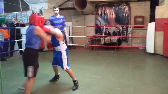 Второй бой, моего сына, Андрея, на турнире в г.Одесса 12.01.2019г. смотреть онлайн
