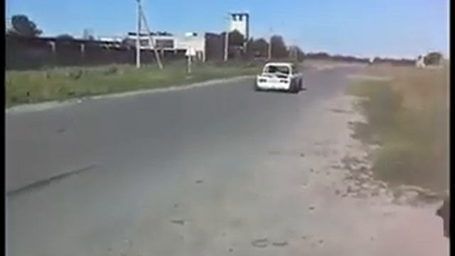 В машине движок от спортбайка Yamaha R1 смотреть онлайн