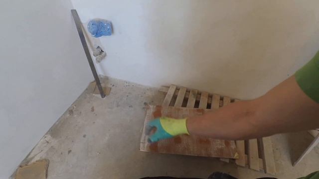 Укладка плитки на неровный пол. ВАЖНО!! Почему трескается плитка. смотреть онлайн