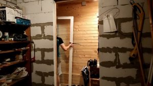 Как снять пластиковую дверь | Ставлю пластиковую дверь в котельную