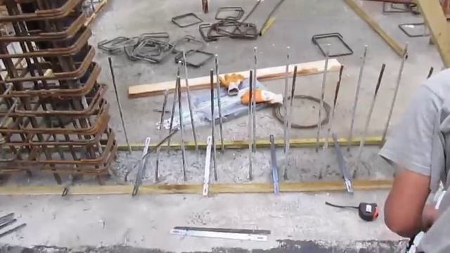 вилла Ирина, монтаж арматуры и опалубки стен подвала 14.04.2013 смотреть онлайн