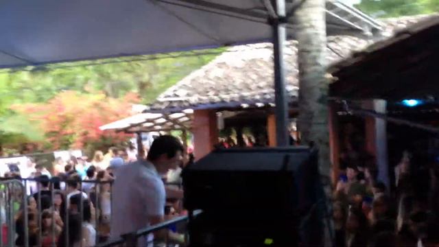 Johnny Leandro @ Átomo Todas 2013 - Esquentando a pista na Vigna Mazon смотреть онлайн