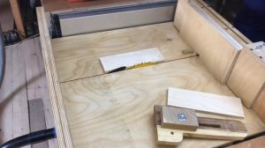 Шипорезка для ящичного  соединения- торцовочная каретка.