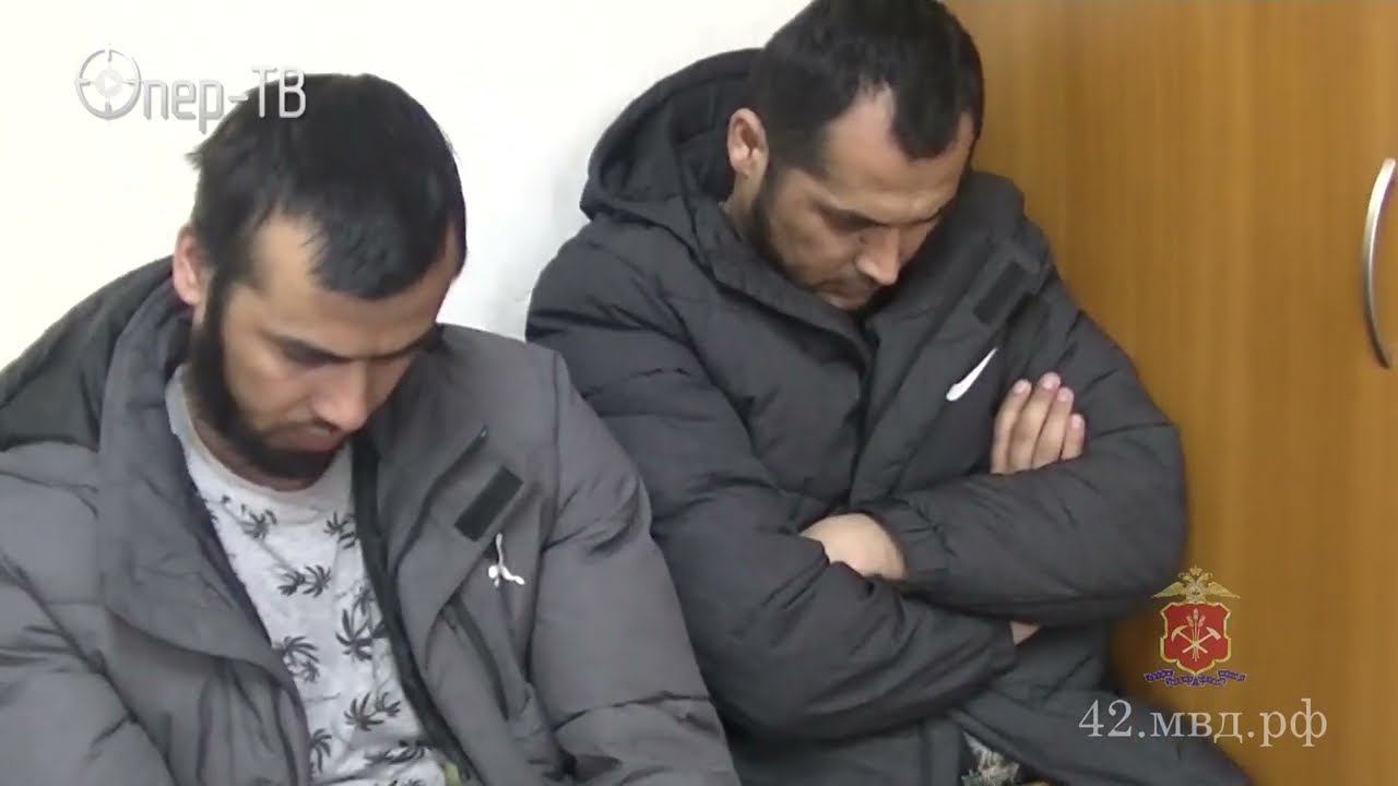 В Кемерове полицейские задержали двух иностранцев, пытавшихся сбыть крупную партию наркотиков смотреть онлайн