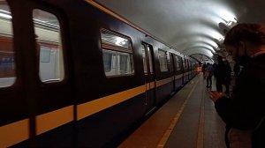 Обкатка состава 81-722/723/724 "Юбилейный" на станции Невский проспект