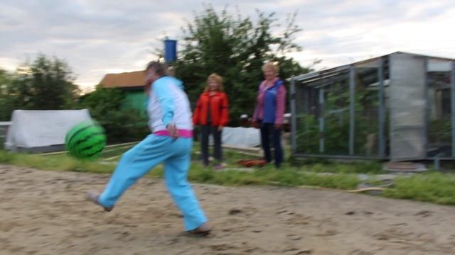 Спасибо, дача! Воспоминания о приятных встречах, общении, отдыхе на сгоревшей даче подруги. смотреть онлайн