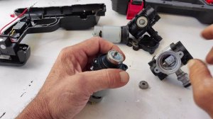 Аккумуляторная автомойка - замена насоса.